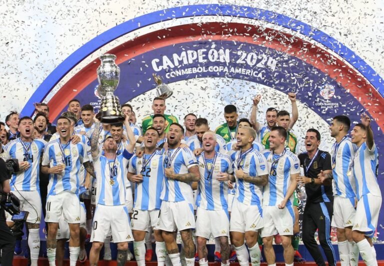 Argentina superó a Colombia y nuevamente gritó campeón