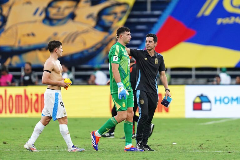 Emiliano Martínez habló sobre la sanción de la FIFA